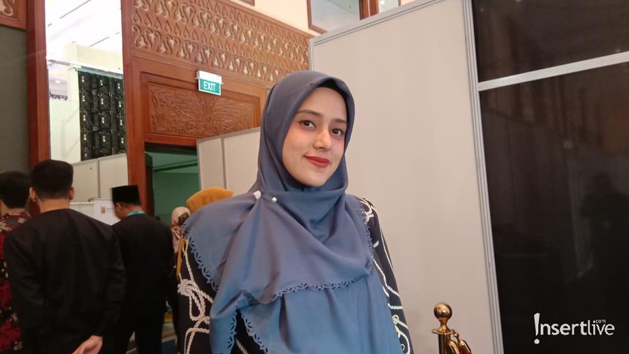 Fairuz A. Rafiq Ingin Rayakan Tahun Baru di Kapal Pesiar Rencana Fairuz A. Rafiq untuk merayakan tahun baru di kapal pesiar.