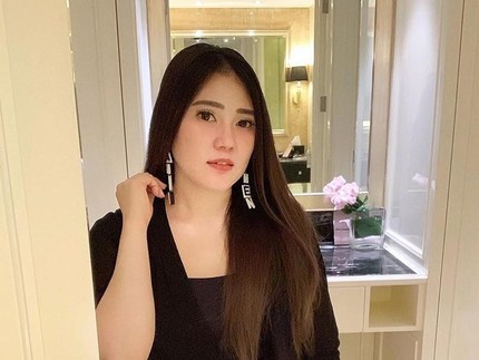 Diet Ekstrem Via Vallen, Makan Dikit Banget & Banyak Minum Air