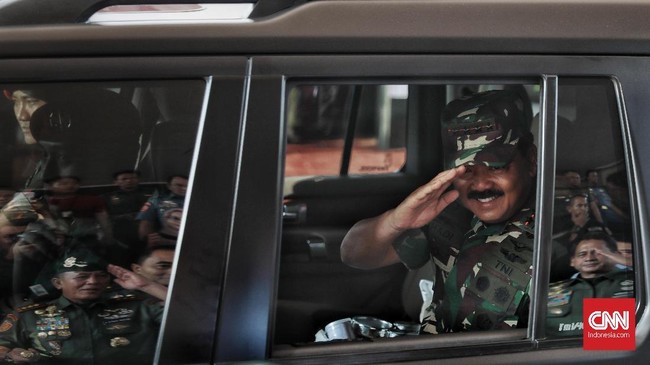 Panglima TNI Marsekal TNI Hadi Tjahjanto menegaskan hoaks yang dilakukan Prada MI terkait perusakan Polsek Ciracas telah mengakibatkan kerugian bagi masyarakat.