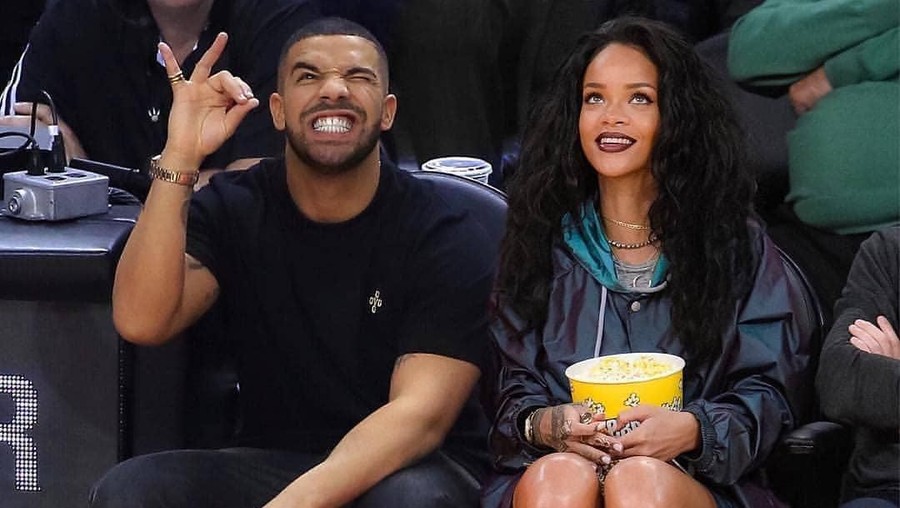 Drake dan Rihanna Deretan seleb ini putus cinta dengan kekasihnya dan berujung dengan galau.