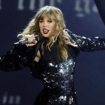 Skandal dengan Produser, Taylor Swift Dilarang Nyanyi Lagu Lamanya di AMA