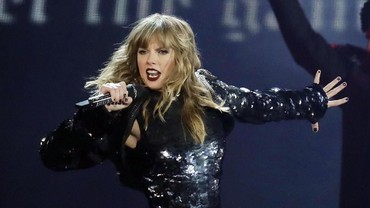 Skandal dengan Produser, Taylor Swift Dilarang Nyanyi Lagu Lamanya di AMA