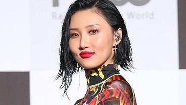 img-title Keterlaluan, Hwasa Mamamoo Digosipin Homophobic oleh Haters