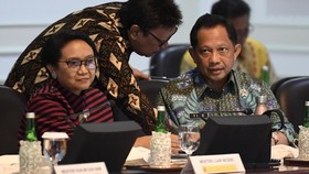 Tito Minta Kemenkeu Tambah Anggaran 'ATM' Dukcapil Rp15 M