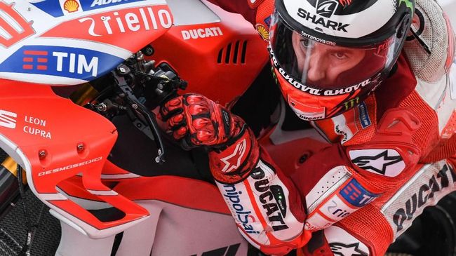 Lorenzo Mengaku Sempat Tergoda Ducati untuk MotoGP 2021 Jorge Lorenzo mengaku bahwa dirinya mengaku sempat tergoda untuk kembali balapan bersama Ducati sebelum akhirnya menolak.