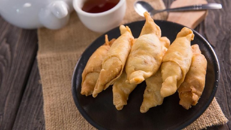 Sudah ada rencana masak apa akhir pekan ini, Bunda? Bikin pisang molen yuk, dijamin gampang buatnya.