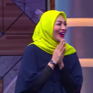 Cerita di Balik Dewi Hughes Turunkan Berat Badan 90 Kg