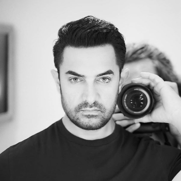 <p>Pria kelahiran 14 Maret ini tetap kece dan berkharisma. Bunda setuju? (Foto: Instagram/ @_aamirkhan)</p>