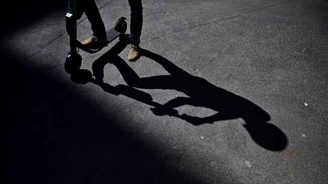 FOTO: Tiga Negara Larang Tegas Skuter Listrik
