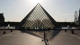 Banyak Tarif Naik Tahun Depan, Liburan ke Paris Jadi Makin Mahal