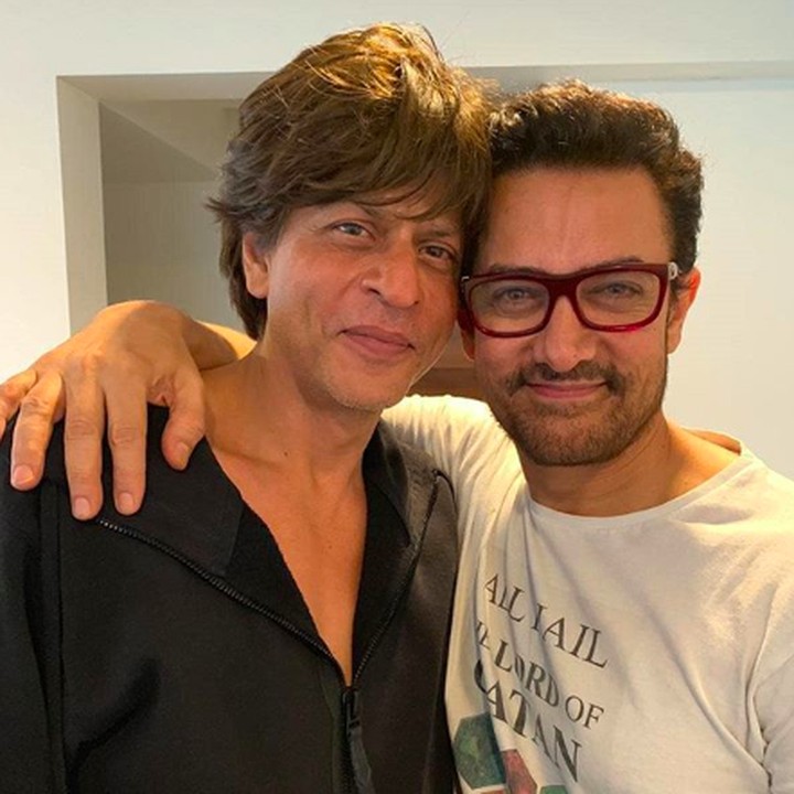 <p>Aamir Khan dan sahabatnya yang juga aktor bollywood, Shahrukh Khan. (Foto: Instagram/ @_aamirkhan)</p>