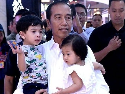 9 Foto Menggemaskan Cucu Jokowi, Jan Ethes, Sedah Mirah & Lembah Manah