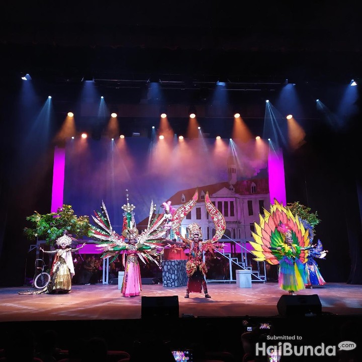 <p>Operet ini diperankan oleh lebih dari 130 anak yang berasal dari tiga rusun di Jakarta, yakni Rusun Rawa Bebek, Rusun Daan Mogot, dan Rusun Pulo Gebang. Serta dibantu oleh para penari dan penampil profesional.   </p>