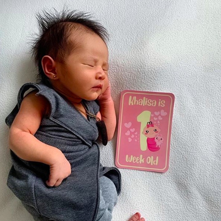 <p>Kartika Putri melahirkan putri pertamanya dengan Usma Bin Yahya pada 18 Oktober lalu. Si kecil yang diberi nama Khalisa Aghnia Bahira kini berusia hampir 1 bulan. (Foto: Instagram/ @khalisaworld)  </p>