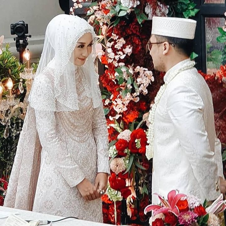 Selamat ya, Dian Pelangi dan Sandy Nasution. Langgeng dan selalu bahagia... (Foto: Instagram)
