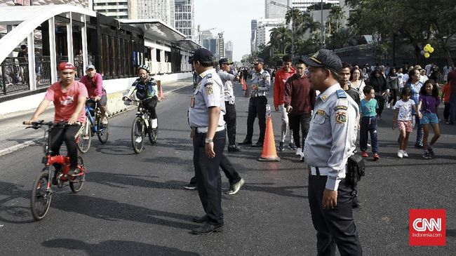 Kota Bekasi Kembali Adakan Car Free Day, Waktu Dipersingkat Kota Bekasi kembali mengadakan car free day pekan ini, dengan sejumlah adaptasi. Balita, lanjut usia, dan ibu hamil diimbau tidak berpartisipasi.