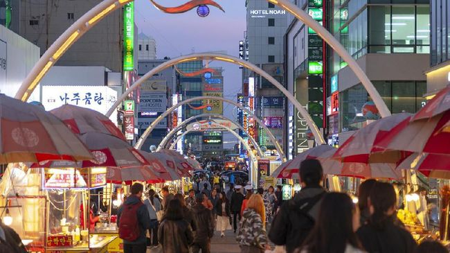 Korea Selatan menerima total 808 pengaduan resmi dari pengunjung internasional pada tahun lalu, di mana 23,8% di antaranya terkait dengan masalah belanja.