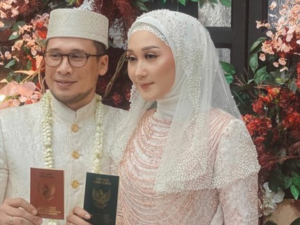 5 Fakta Dian Pelangi Pernah Nikah Muda, Kini Dipersunting Pengusaha