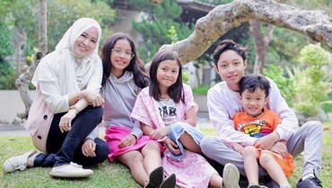 Beranjak Dewasa, Okie Agustina Makin Ketat Soal Pergaulan Anak