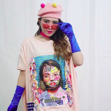 Bikin Kantong Kering, Tengok 7 Koleksi Kacamata Mewah Via Vallen