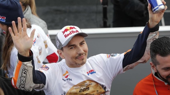 Mantan pebalap Honda, Jorge Lorenzo, mengomentari Marc Marqyez kecelakaan di MotoGP Spanyol 2020, Minggu (19/7).