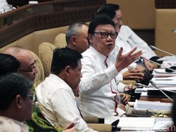 Menpan-RB dan Kepala BKN Rapat di DPR Bahas Seleksi CPNS