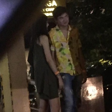 Adipati Dolken Kepergok Jalan Bareng Cewek, Pacar Baru?