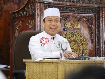 Bukan Uang, Isi Amplop Ustaz Das'ad Latif Saat Ceramah Bikin Syok