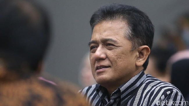 Staf Khusus Kementerian BUMN Arya Sinulingga menyebut mantan Wakil Ketua KPK Chandra Hamzah akan menjadi petinggi bank BUMN.