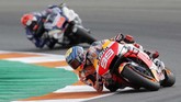 FOTO: Balapan Terakhir Lorenzo di MotoGP Jorge Lorenzo menjalani balapan terakhirnya pada ajang MotoGP di Valencia. Berikut foto-foto pilihan aksi Lorenzo di Sirkuit Ricardo Tormo.