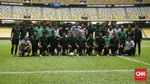 FOTO: Latihan Terakhir Indonesia Jelang Lawan Malaysia Simon McMenemy ikut memantau latihan terakhir Timnas Indonesia jelang melawan Malaysia di Stadion Bukit Jalil, Kuala Lumpur, Senin (18/11).