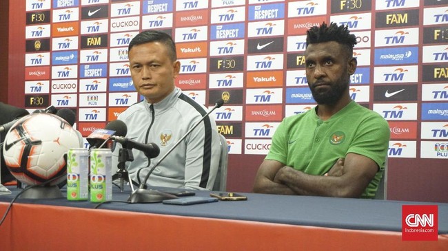 Yanto Basna resmi kembali bergabung dengan klub Thai League 1, PT Prachuap. Kepastian itu diumumkan via media sosial klub, Selasa (9/1).