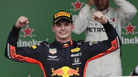 Hasil F1 GP Brasil: Verstappen Juara, Duo Ferrari Tabrakan
