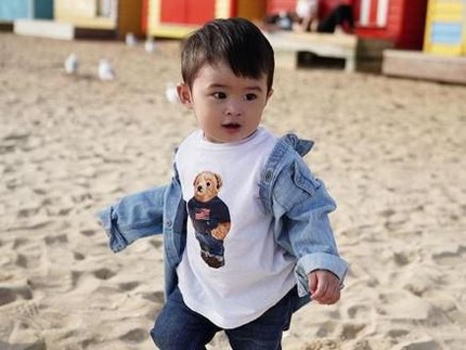 Kerennya 7 OOTD Anak Sandra Dewi, Raphael Moeis Sudah Modis dari Kecil