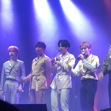 Lirik Lagu LIT - ONEUS