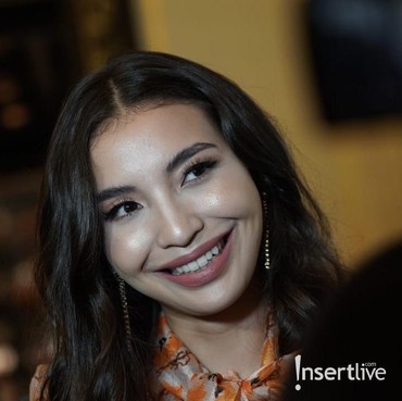 Keyakinan Manohara Dipertanyakan Usai Unggah Foto 'Wanita Syur'