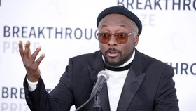 Maskapai Australia Siap Dukung Gugat will.i.am Soal Rasisme