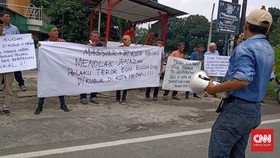 Tolak Jasad Pelaku Bom Medan, Massa Gelar Aksi di TPU