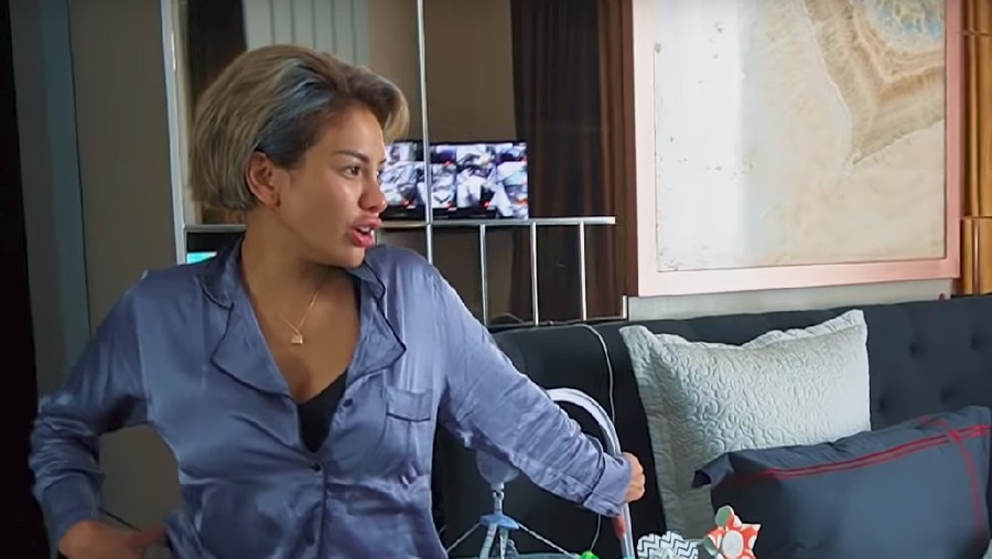 Nikita Mirzani cerita soal tiga bagian tubuhnya yang dioperasi plastik.