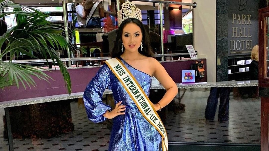 Sharon Nur Dian, dari Miss International Inggris hingga PNS