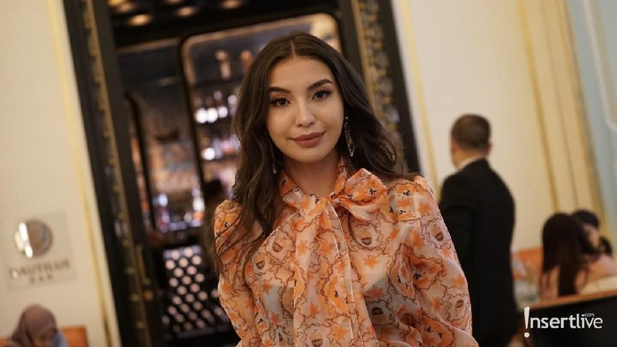 Banjir Jakarta Pagi Ini, Manohara Senggol Ahok di Instagram Manohara menyenggol Ahok saat salah satu netizen membahas tentang Jakarta.