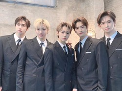 Lirik Lagu LUNA - ONEUS