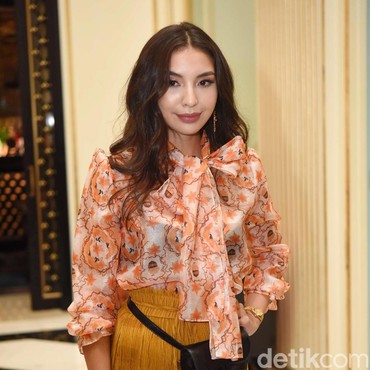 Terpopuler: Posisi Seks Favorit hingga Isu Manohara Pindah Agama