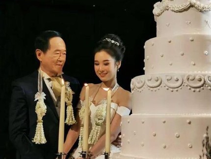 70 Tahun Membujang, Pria Ini Nikahi Gadis 20 Tahun, Maharnya Wow Rp9 M