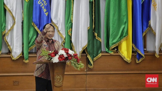 Menteri Dalam Negeri Tito Karnavian menunjuk Dani Ramdan sebagai Pj Bupati Bekasi yang kosong setelah Eka Supria meninggal karena covid-19.