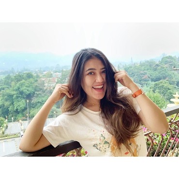 Ngulek Sambel di Atas Kaca, Via Vallen Kena Omel Netizen