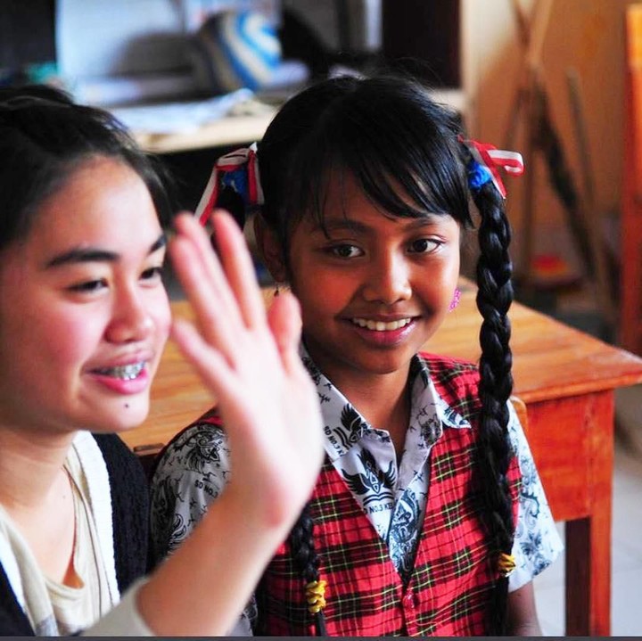 <p>Tahun 2011 lalu, Farah juga pernah menjadi relawan guru di sebuah sekolah di Ubud, Bali. (Foto: Instagram @farahputerinahlia)</p>