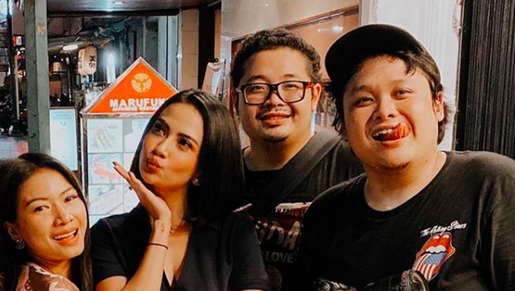 Mantan aktor cilik Cecep Reza meninggal dunia. Sahabat Cecep, Vanessa Angel turut menyampaikan rasa dukanya.