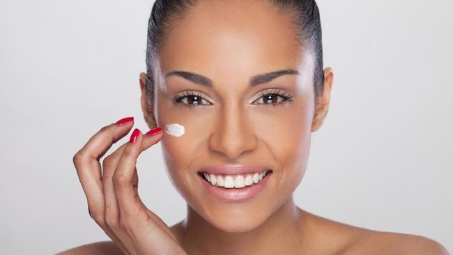 Beda kandungan, beda pula manfaat yang diberikan untuk kulit. Berikut sejumlah kandungan skincare yang banyak dicari di tahun 2019.