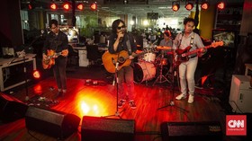 Sir Dandy dan Gitar Pinjaman yang Awali Karier